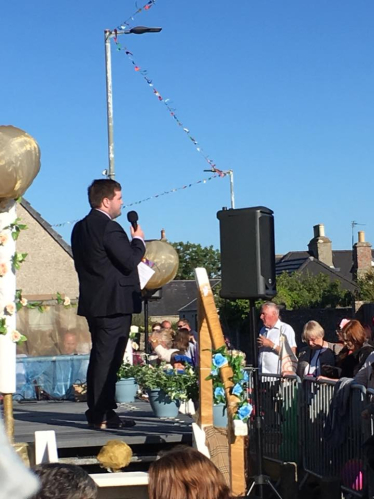 Councillor Struan Mackie addressing Castletown Gala, 30 June 2018