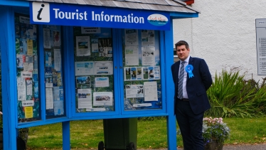 Gavin campaigning on rebuilding tourism